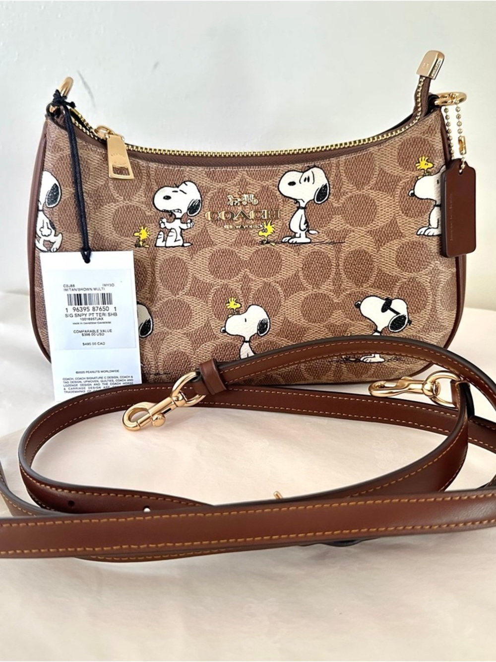 NWT！Coach X Peanuts Teri Shoulder Bag In Signature With Snoopy Print❤️